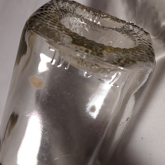 Vintage Glass Liquor Bottle Decanter - Picture 4 of 9